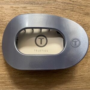 Teleties Medium Flat Round Oval Hair Clip - Hampton Bay